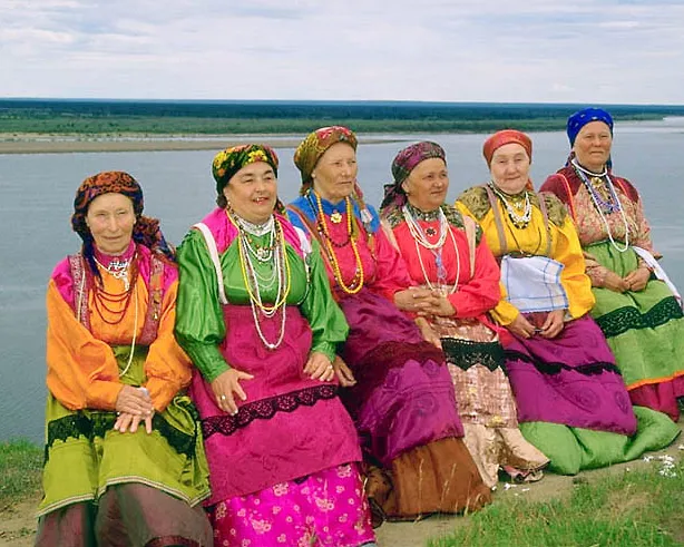 Komi women in traditional dress. Credit: https://portal.do.mrsu.ru/