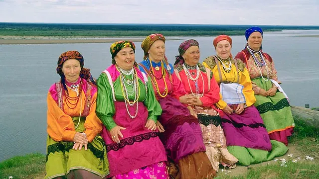 Komi women in traditional dress. Credit: https://portal.do.mrsu.ru/