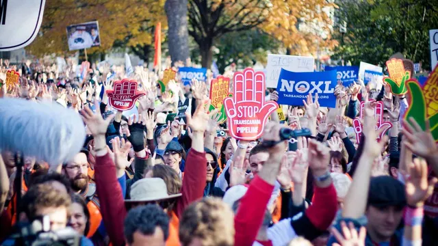 kxl-bg.jpg