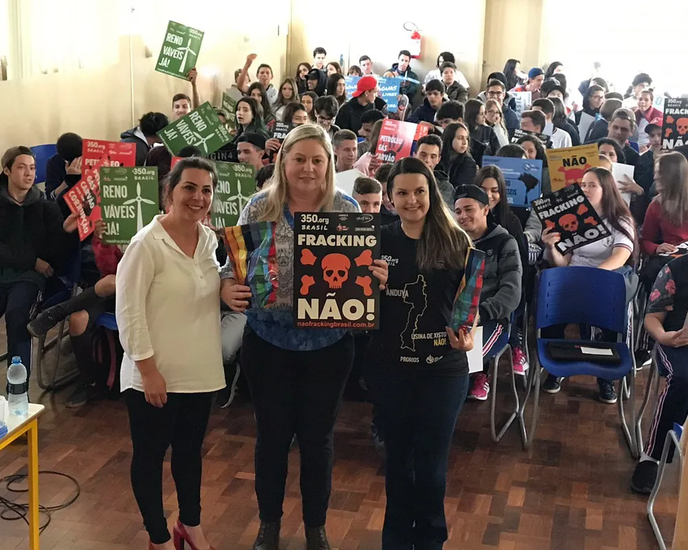 Suelita rocker em palestra sobre xisto na escola de Estadual de Rio Negro Paraná