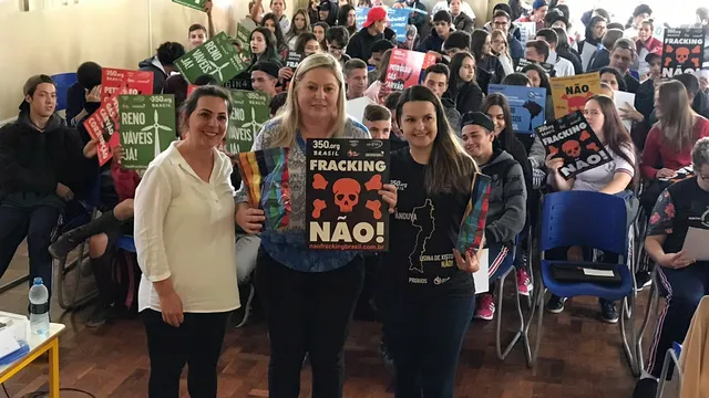 Suelita rocker em palestra sobre xisto na escola de Estadual de Rio Negro Paraná