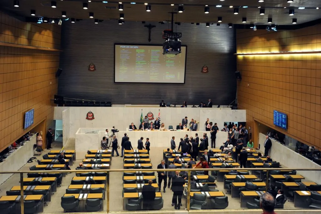 plenario-alesp-1024x683.jpg