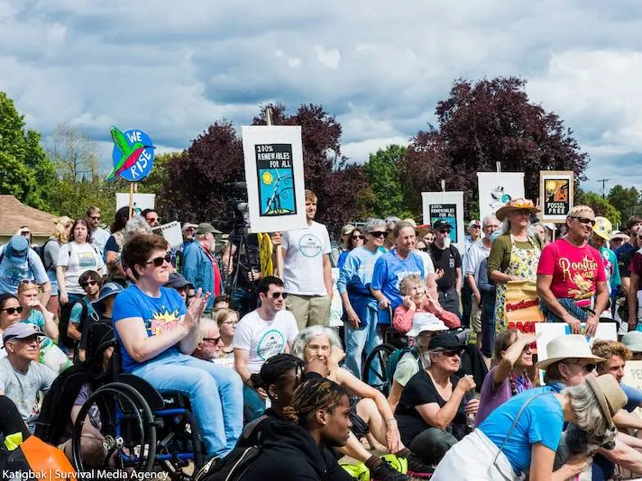 Rise for climate demonstration