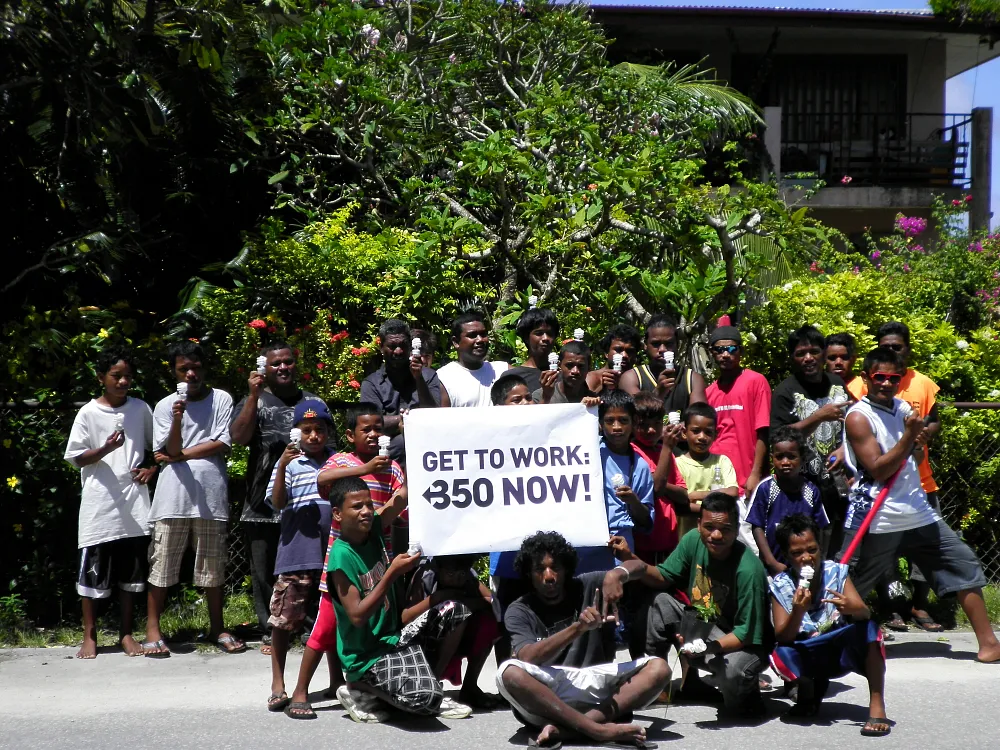 Community planters from the community of Anmarwut in the Marhsall Islands