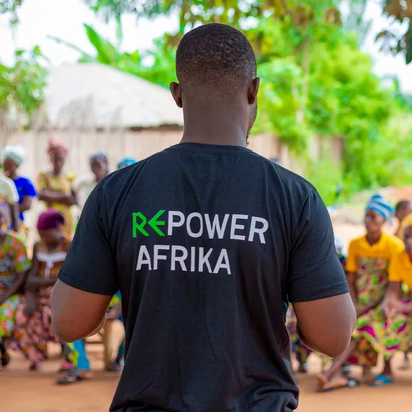 REPower Afrika speaker addresses a group
