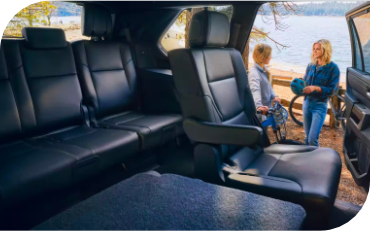 Bright, halogen headlight assembly on the Toyota Sequoia