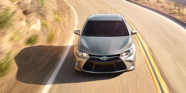 2016 Toyota Camry Hybrid Model Design