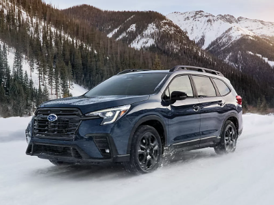 Subaru Winter Driving side image Subaru SUV Driving on Snow