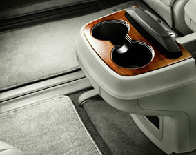 2013 Toyota Sienna cup holders