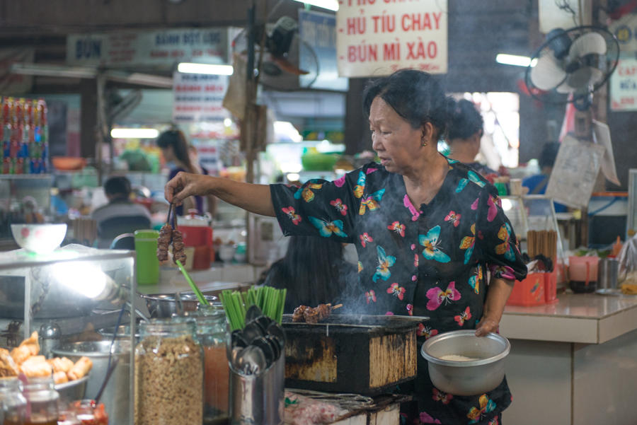 food stalls, Cho Xom Chieu market, Ho Chi Minh, Vietnam