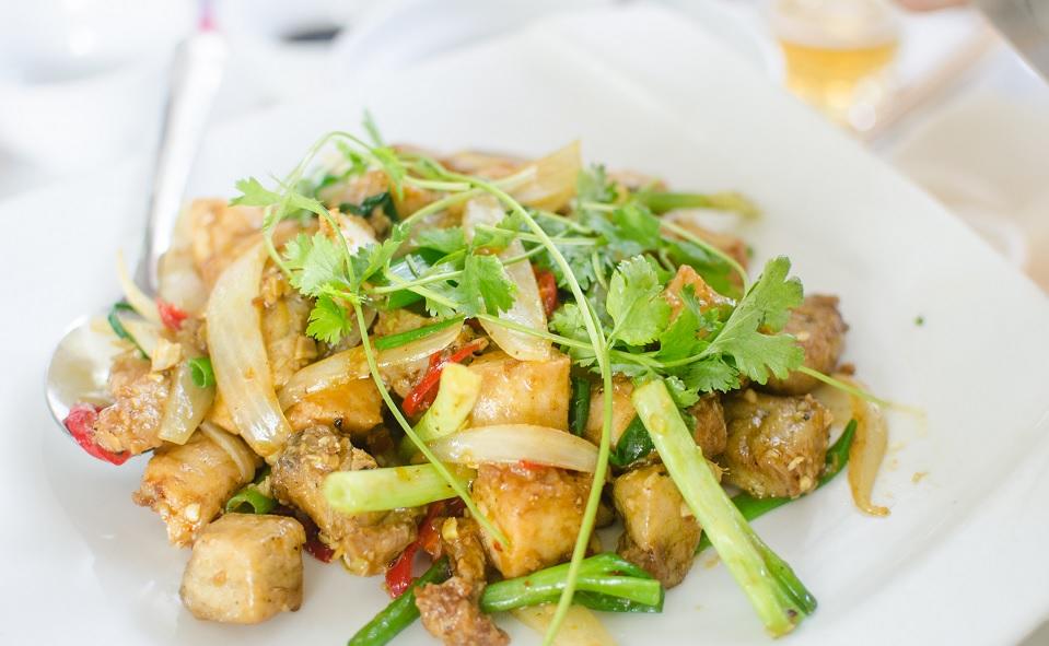 spicy chicken, restaurant in Hoi An, Vietnam