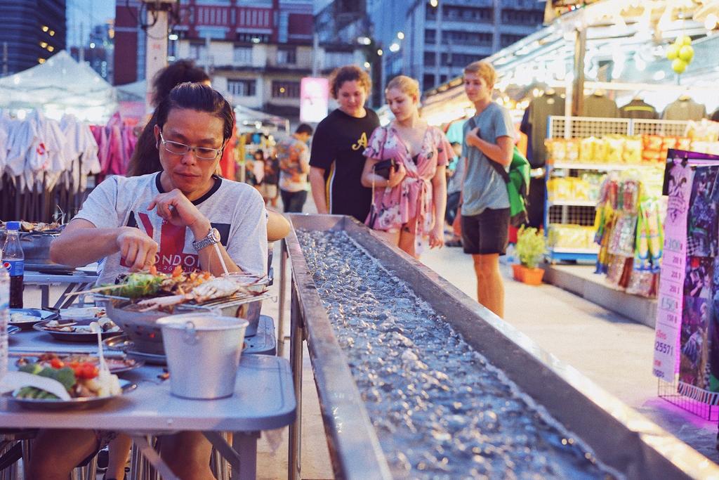 live prawns at Taikong Seafood, Bangkok