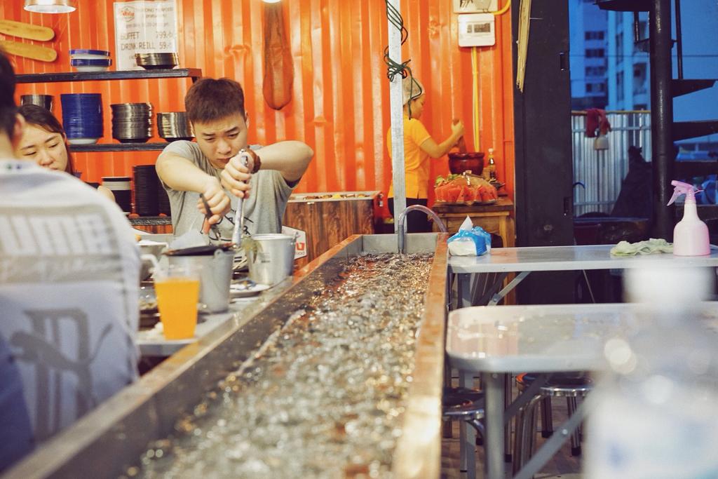 live prawns at Taikong Seafood, Bangkok