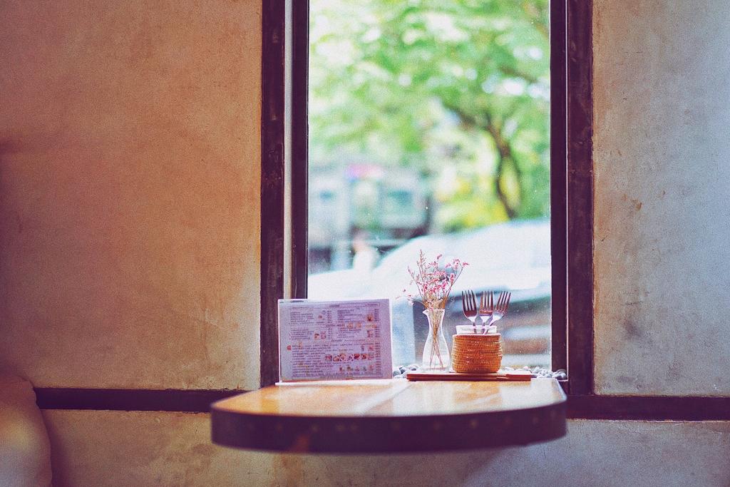 window seat at (Un) Fashion Cafe, Bangkok