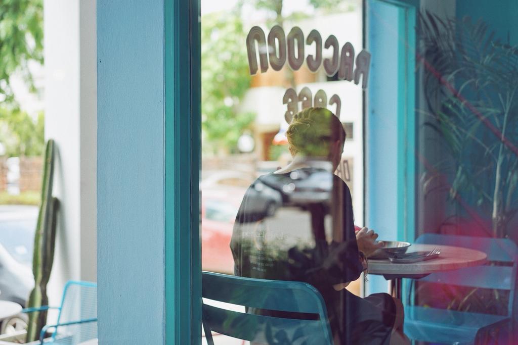 Pool Time Cafe (Raccoon Cafe), Bangkok