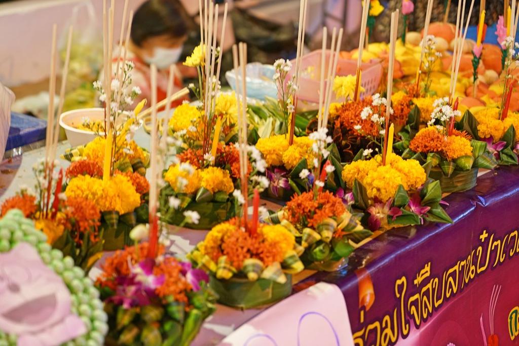krathongs (water lanterns), Chiang Mai, Thailand