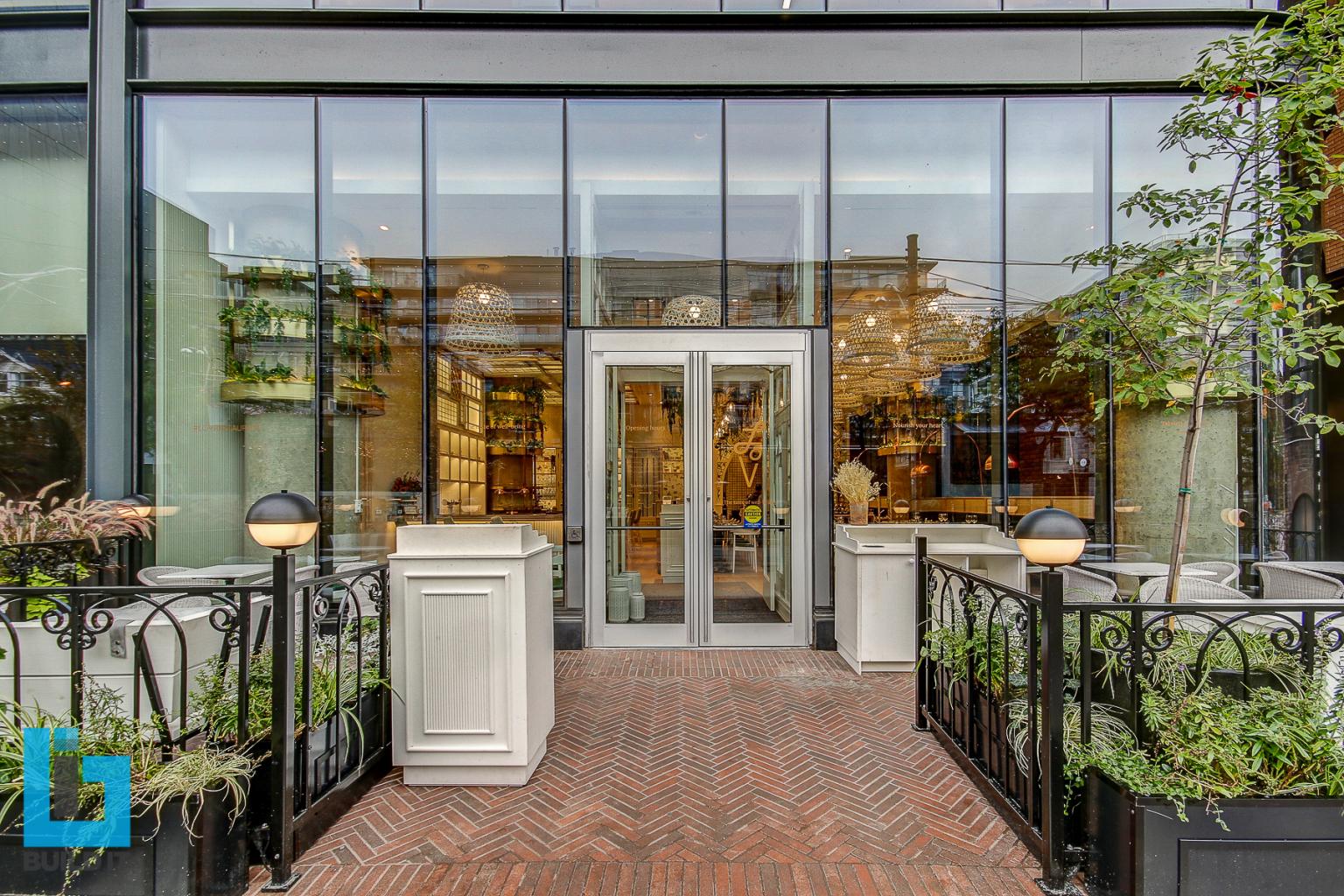 LOV 620 King St W Toronto,