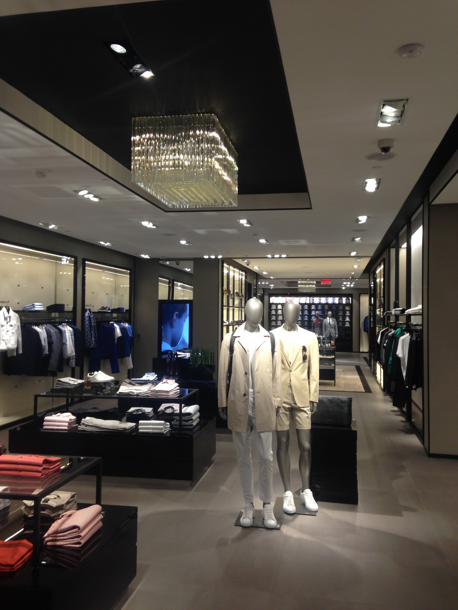 Hugo Boss 1200 Morris Tpke. Short Hills, NJ 7078 on 4URSPACE retail profile