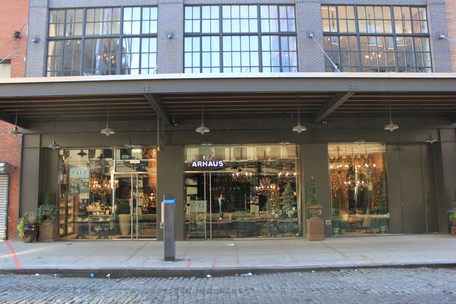 Arhaus Furniture 410 W 13th St New York, NY 10014 on 4URSPACE retail profile