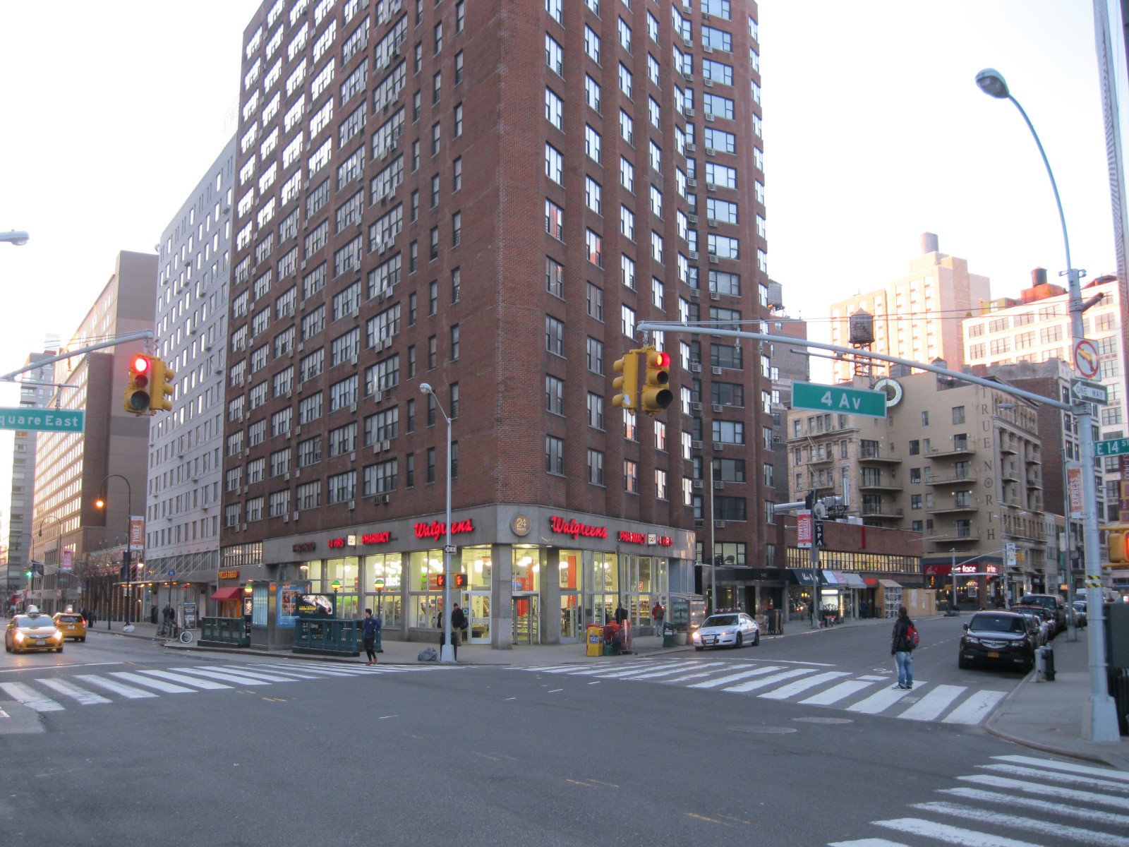 Walgreens 145 4th Ave New York Ny On 4urspace Retail Profile