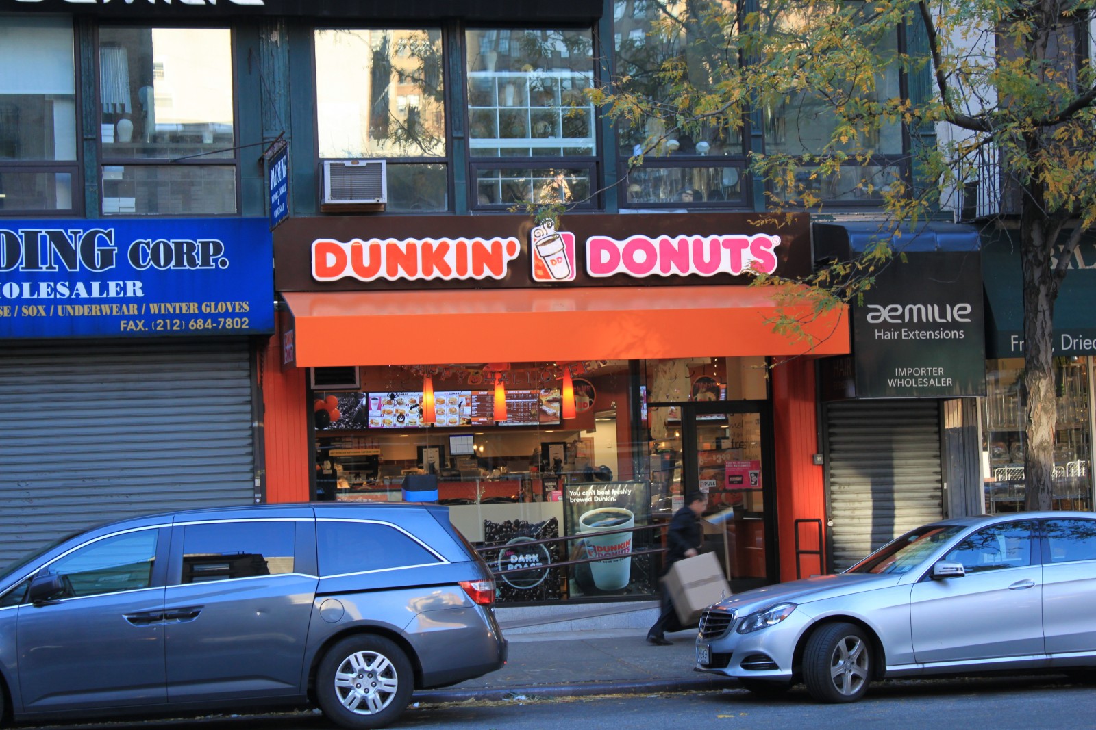 Dunkin Donuts 818 6th Ave New York, NY 10001 on 4URSPACE retail profile