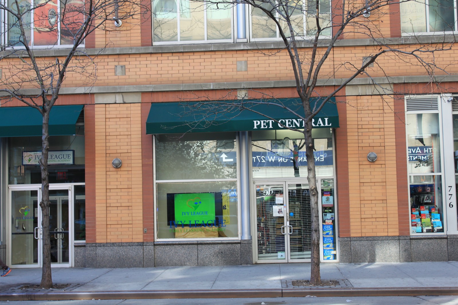 Pet Central 776 6th Ave New York, NY 10001 on 4URSPACE retail profile