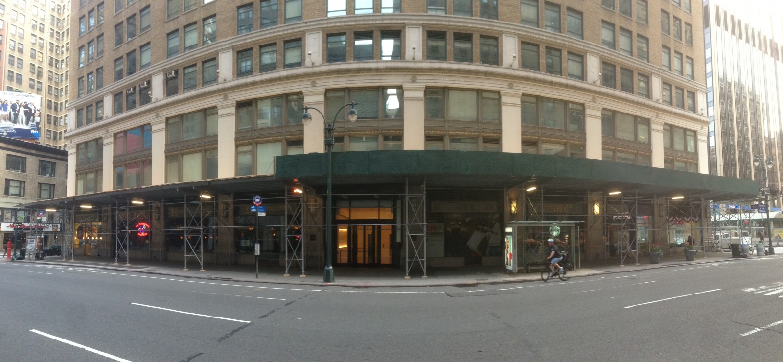 Starbucks 370 7th Ave New York, NY 10037 on 4URSPACE