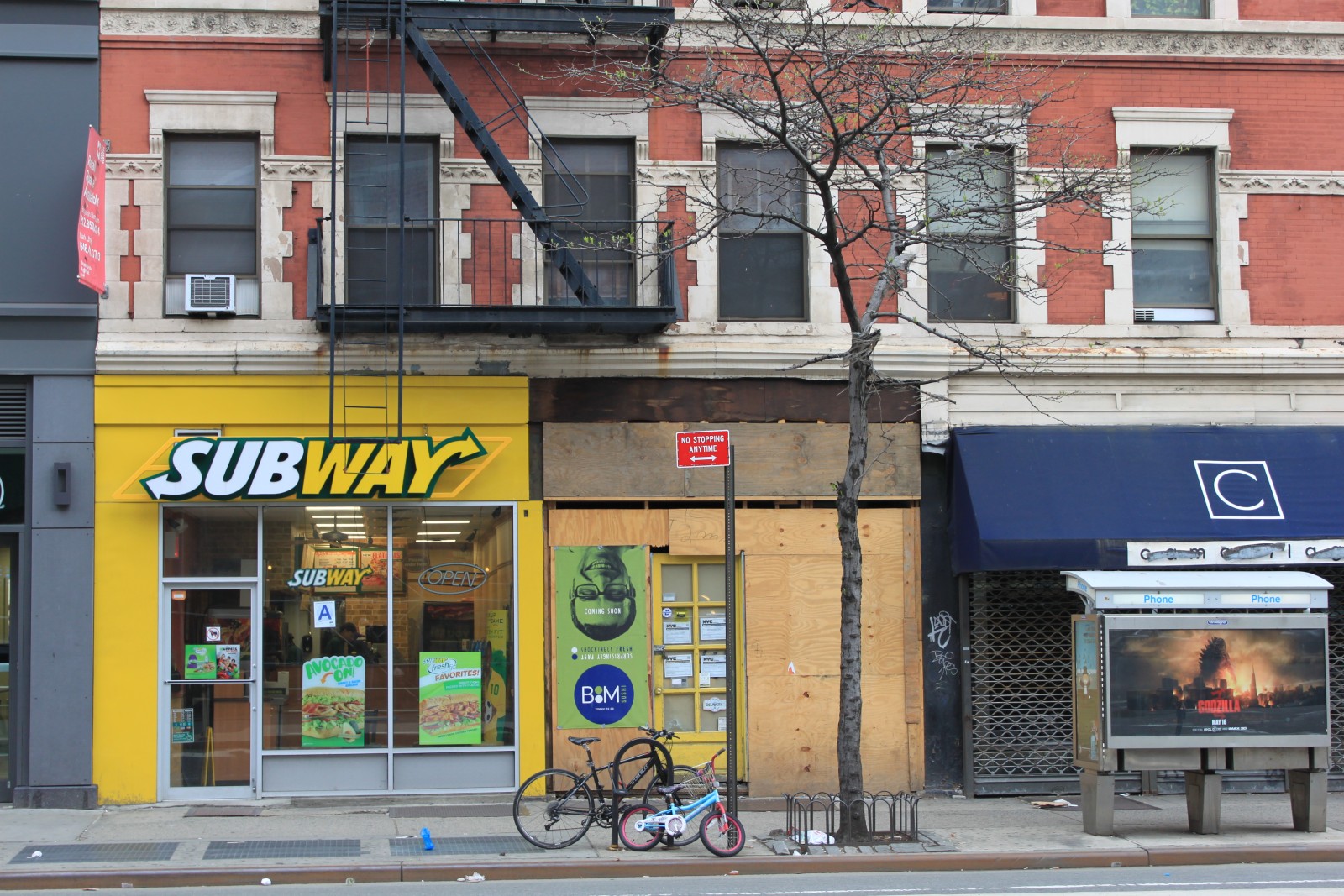 Verizon Wireless 141 8th Ave New York, NY 10011 on 4URSPACE retail profile