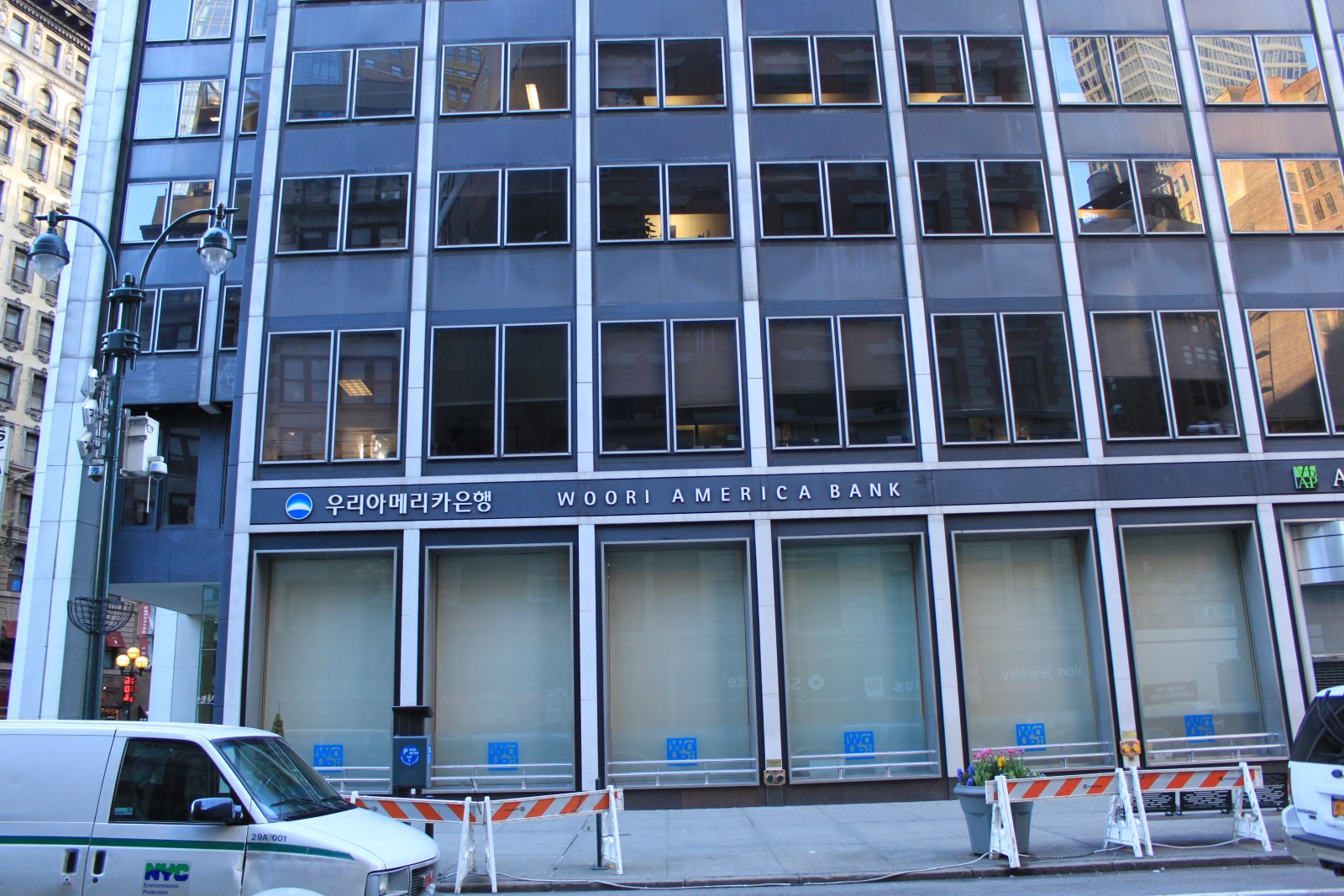 Woori America Bank 1250 Broadway New York, NY 10001 on 4URSPACE retail