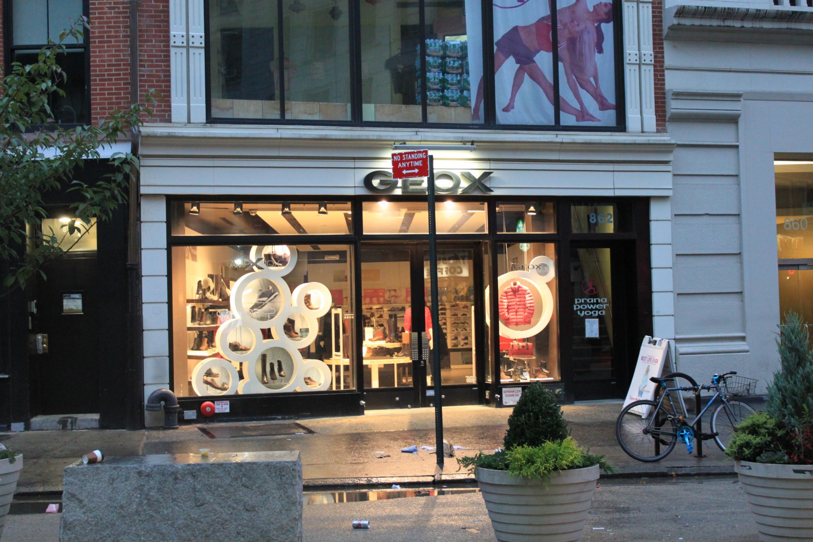 GEOX 862 Broadway New York, NY 10003 on 4URSPACE retail profile