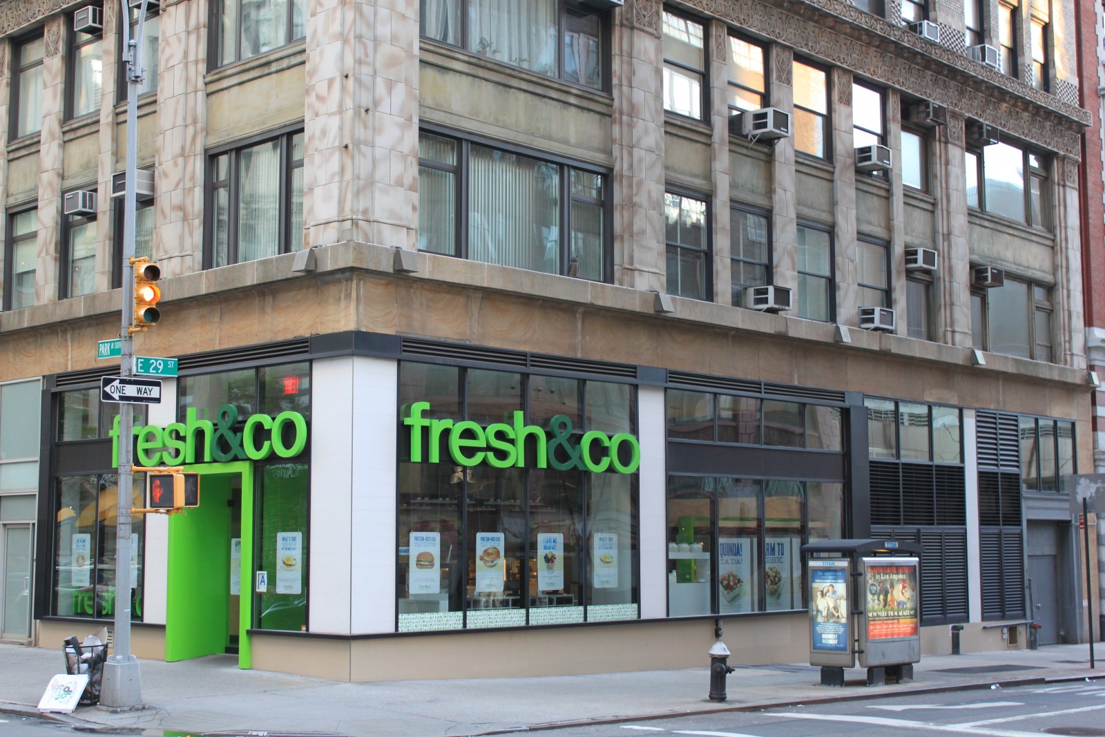 Fresh & Co. 425 Park Avenue South New York, NY 10016 on 4URSPACE retail