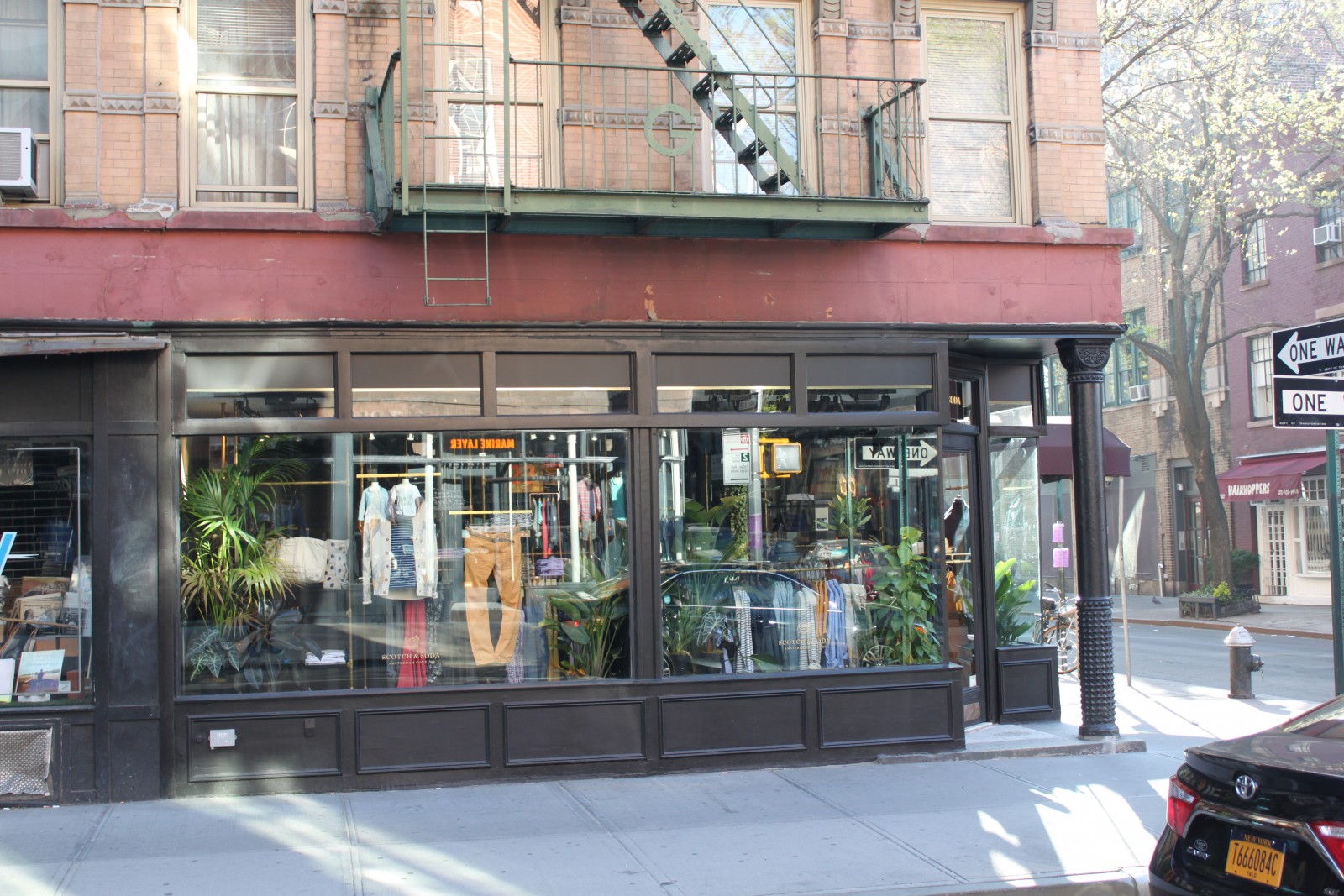 Scotch & Soda 317 Bleecker Street New York, NY 10014 on 4URSPACE retail