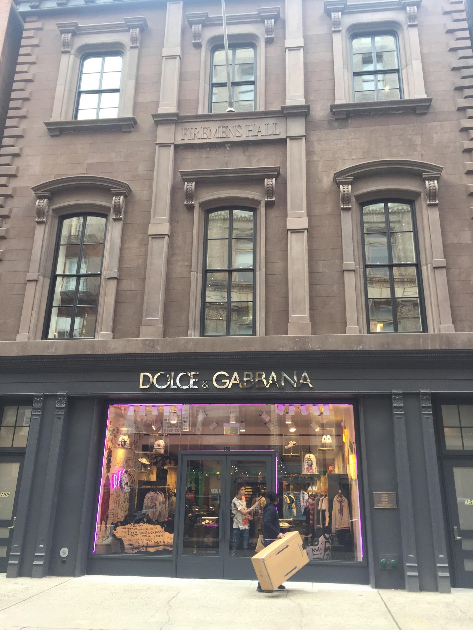 DOLCE & GABBANA 155 Mercer St New York, NY 10012 on 4URSPACE retail profile