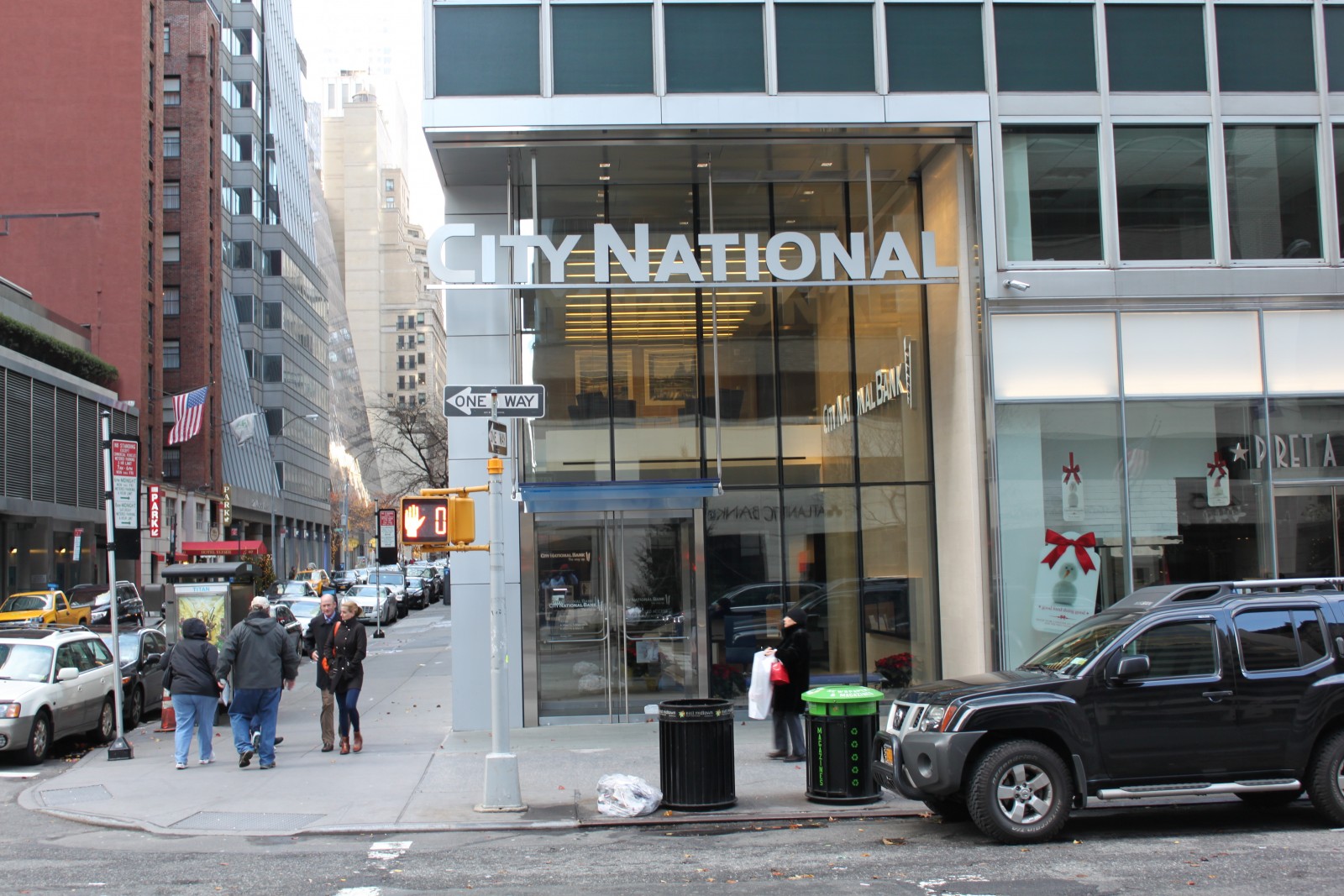 City National Bank 400 Park Ave New York, NY 10022 on 4URSPACE retail profile