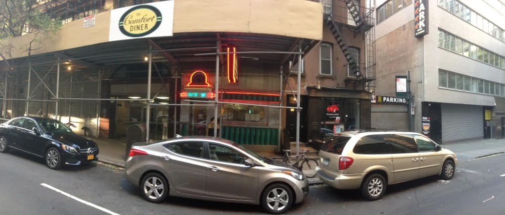 The Comfort Diner 216 E 45th St New York Ny 10017 On 4urspace