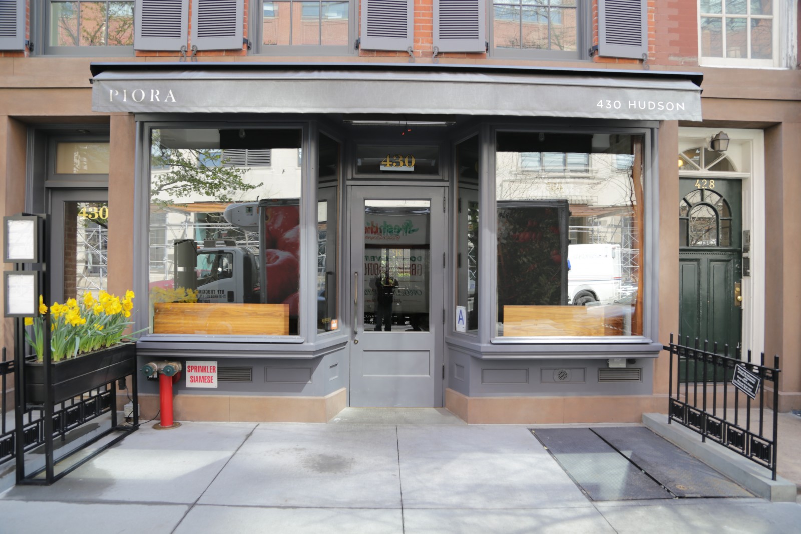 Piora 430 Hudson St New York, NY 10014 on 4URSPACE retail profile