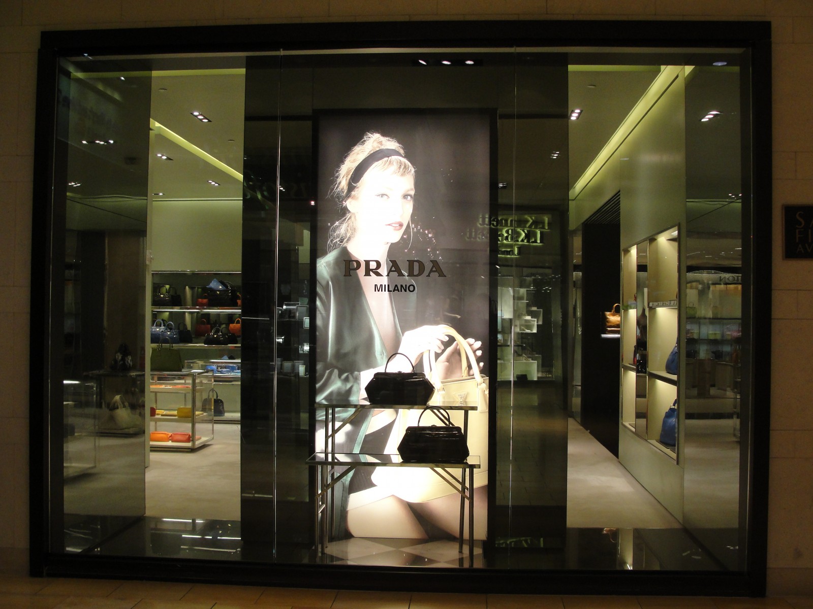 PRADA 5115 Westheimer Road Houston, TX 77056 on 4URSPACE retail profile