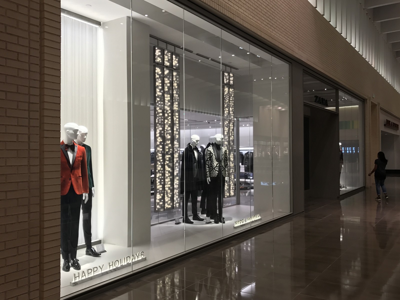 ZARA 8687 North Central Expressway Dallas, TX 75225 on 4URSPACE retail