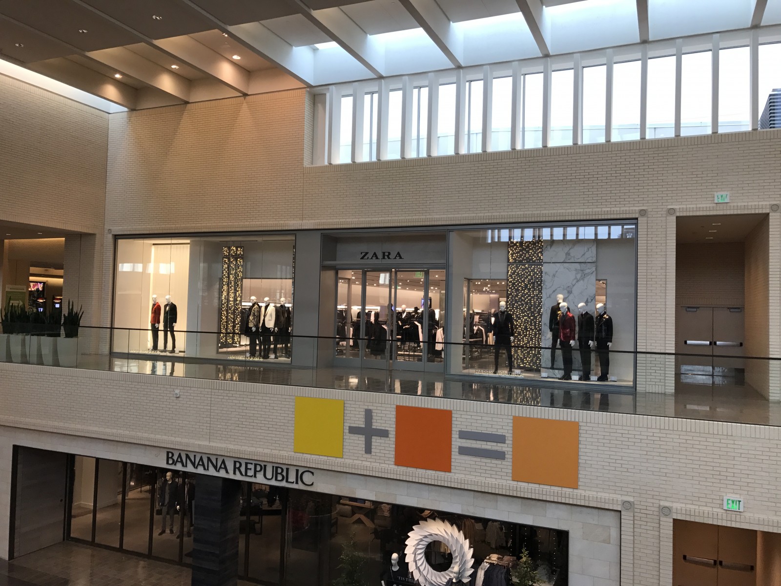 ZARA 8687 North Central Expressway Dallas, TX 75225 on 4URSPACE retail