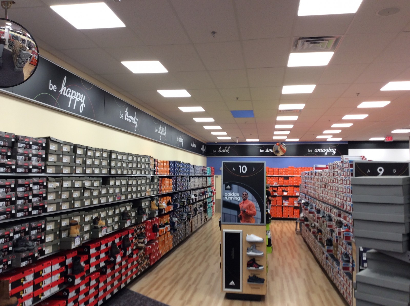 Collaboration &amp; Marketplace App to organize tenant space