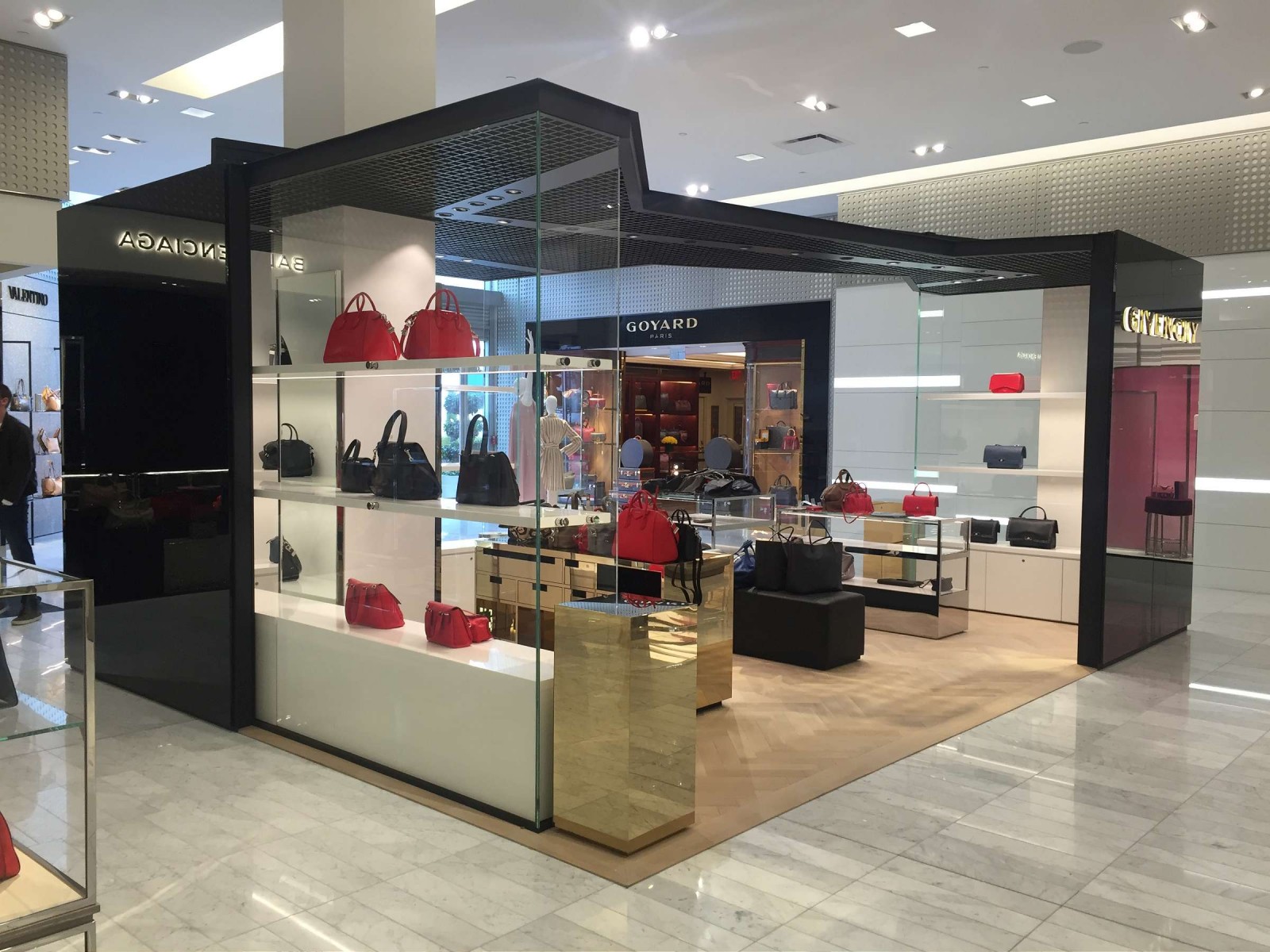 Givenchy 9700 Wilshire Boulevard Beverly Hills, CA 90212 on 4URSPACE