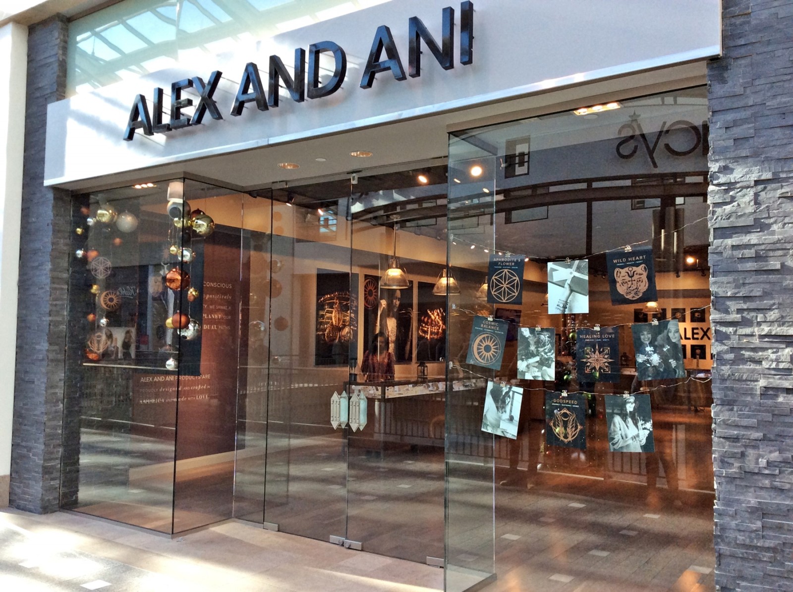 Alex and Ani 3393 Peachtree Rd Ne Atlanta, GA 30326 on 4URSPACE retail