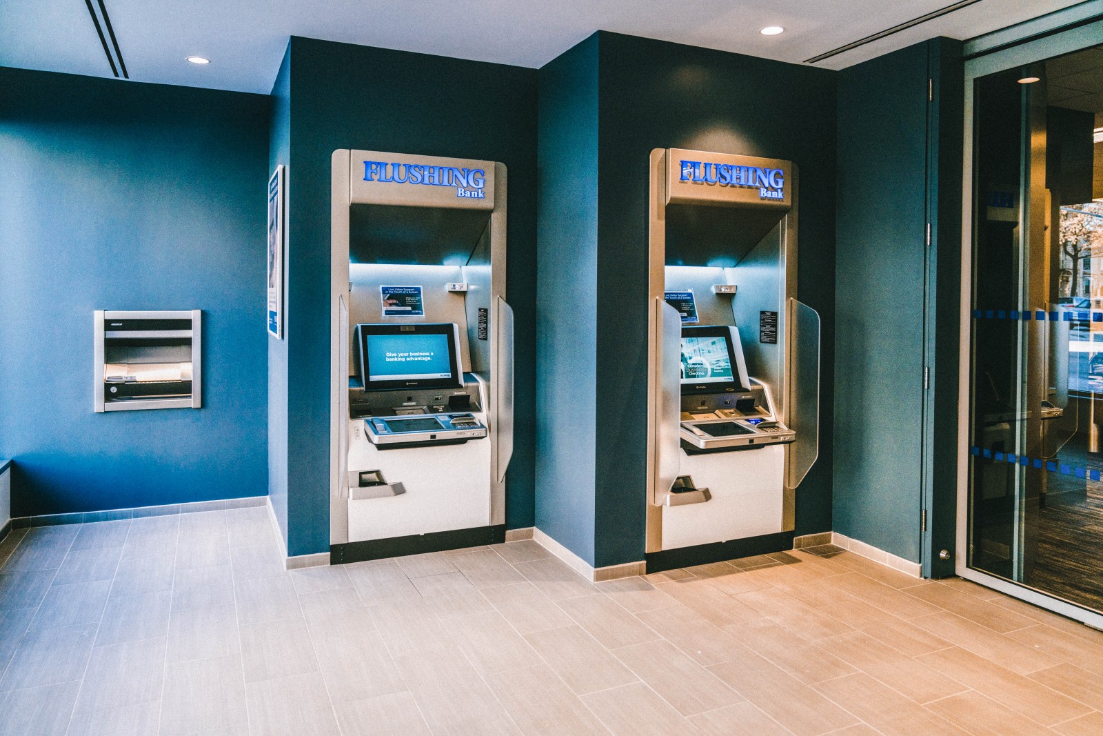 Flushing Bank 14742 Northern Blvd Queens, NY 11354 on 4URSPACE retail