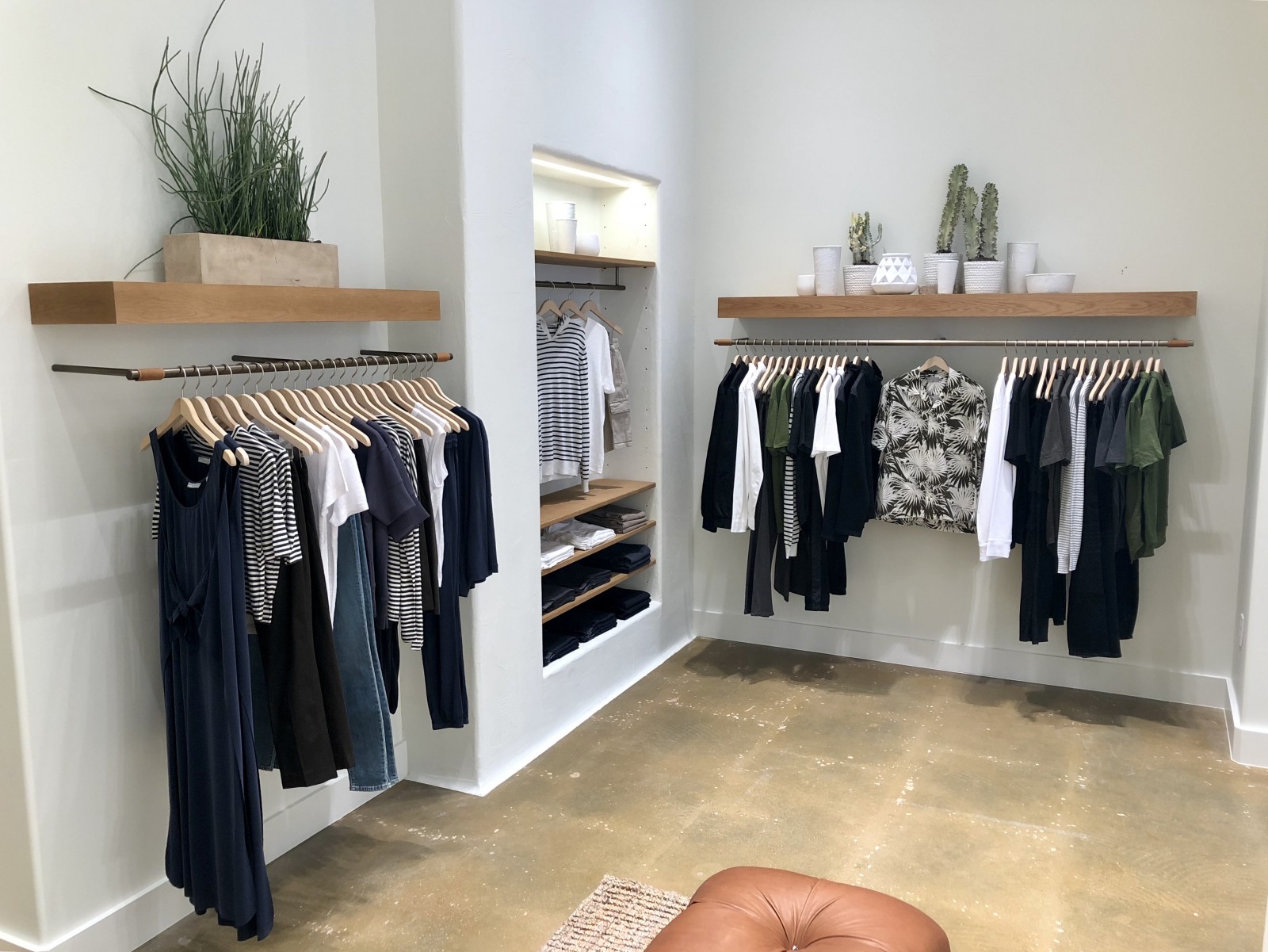 Vince 11410 Century Oaks Terrace Austin, TX 78758 on 4URSPACE retail