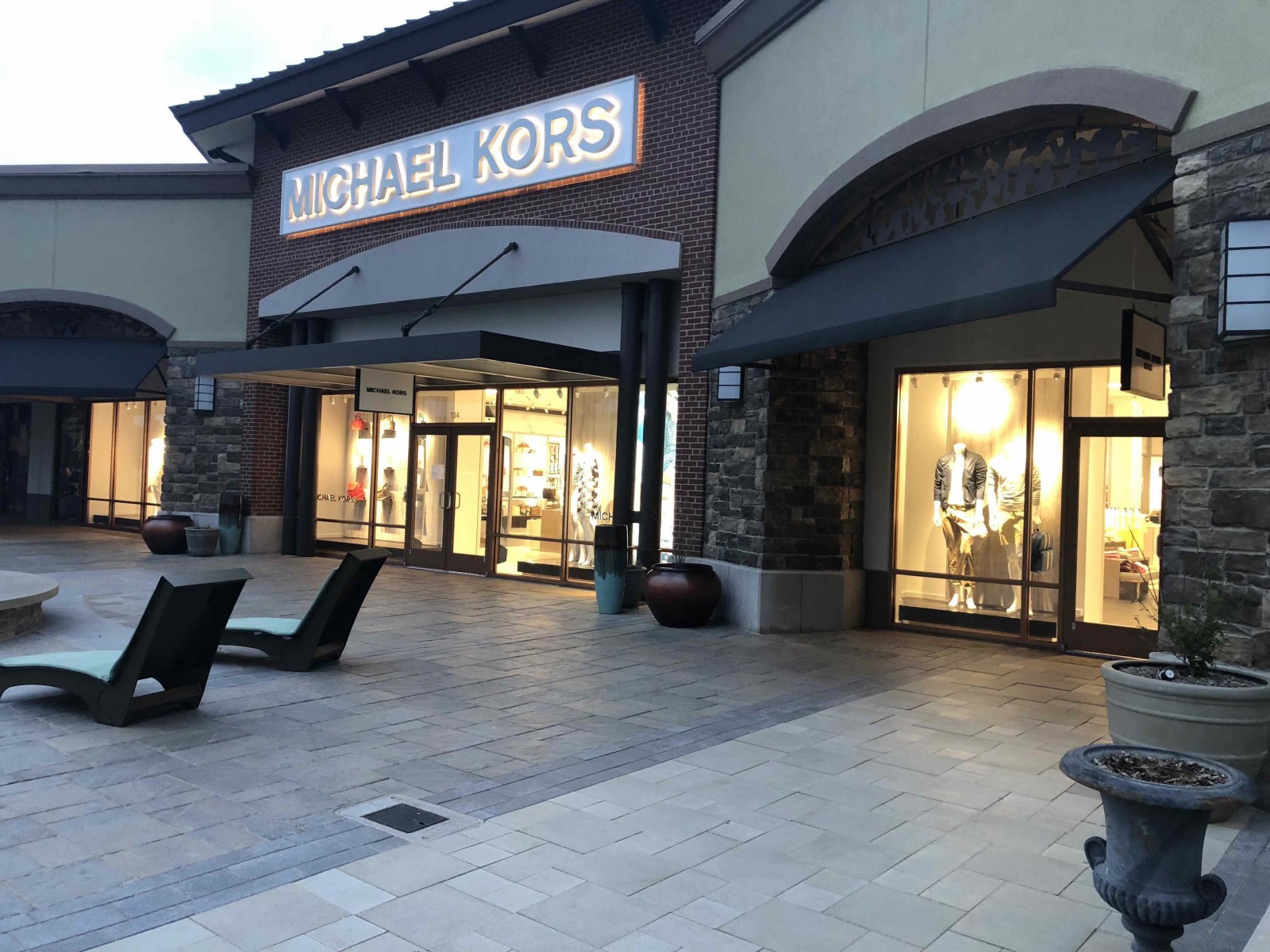 MICHAEL KORS 820 West Stacy Road Allen, TX 75013 on 4URSPACE retail profile