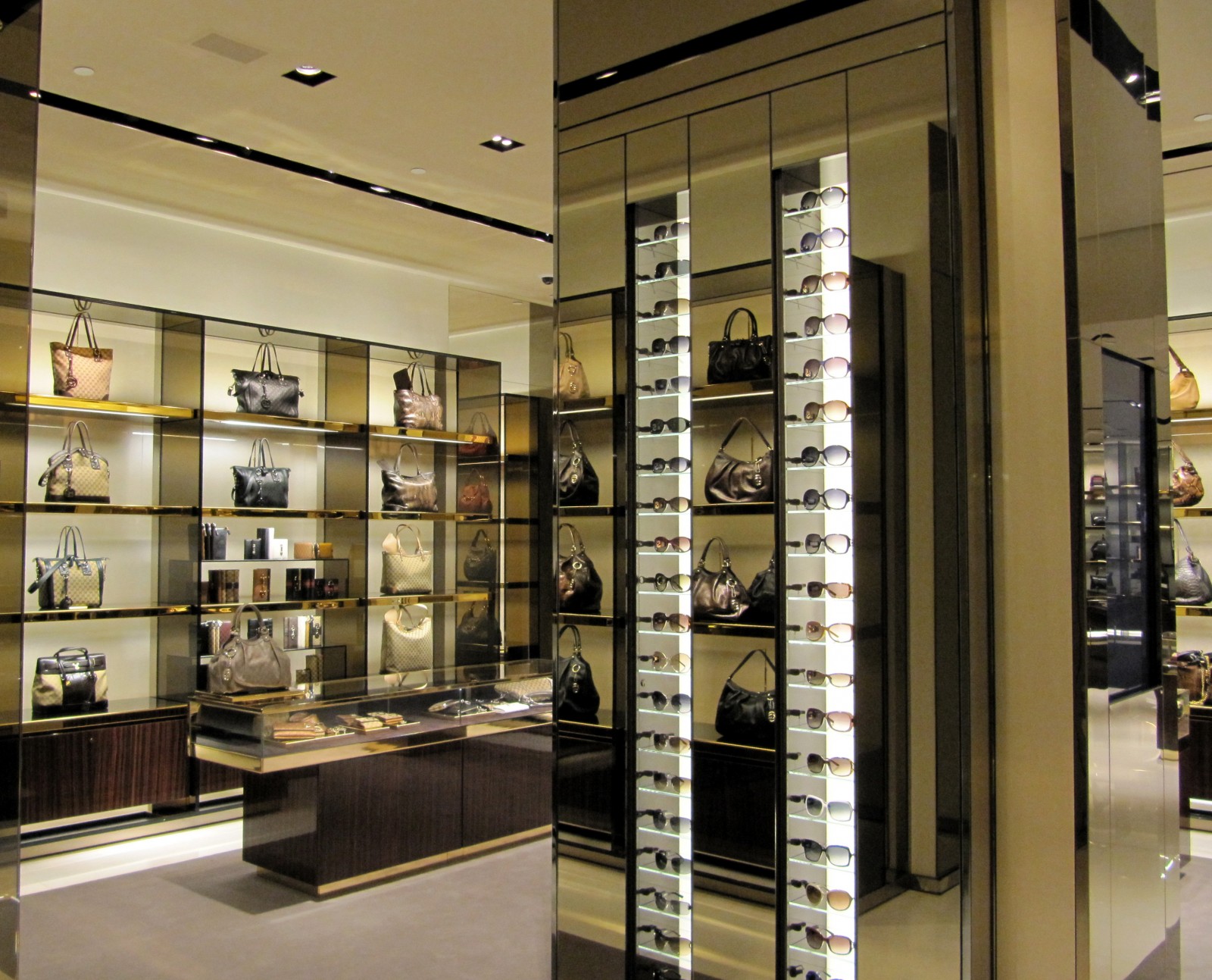 GUCCI 8687 North Central Expressway Dallas, TX 75225 on 4URSPACE retail profile