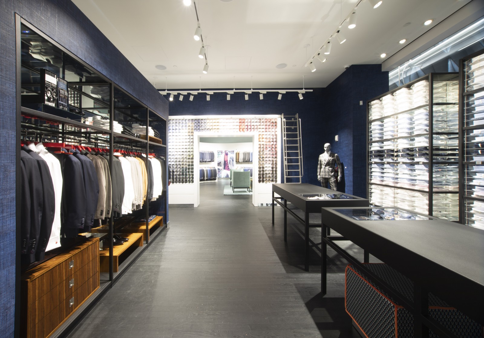 Suitsupply 10 Hudson Yards New York, NY 10001 on 4URSPACE retail profile