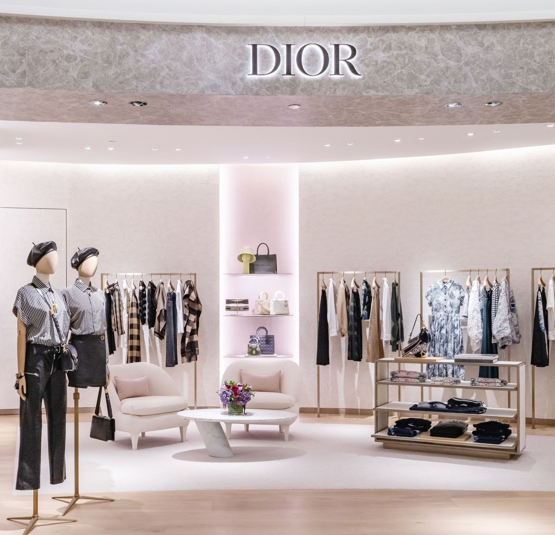 Dior 5800 Glades Road Boca Raton, FL 33431 on 4URSPACE retail profile