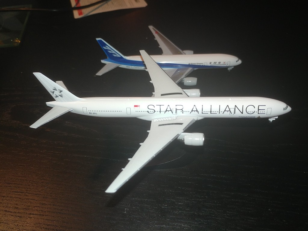 f toys singapore airlines