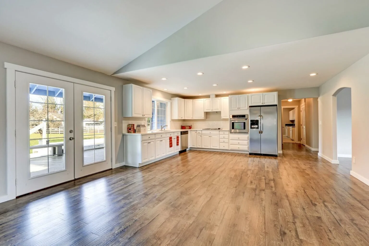 Enjoy a Limited-Time Offer on Flooring in Huntsville, Alabama and Upgrade Your House with $300 Off + Free Installation!